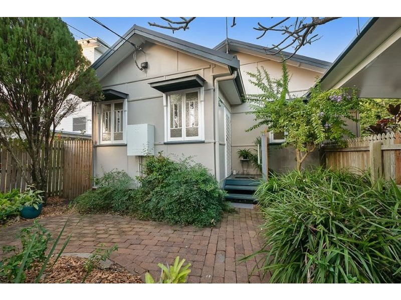 68 Clayton Street, Sandgate QLD 4017