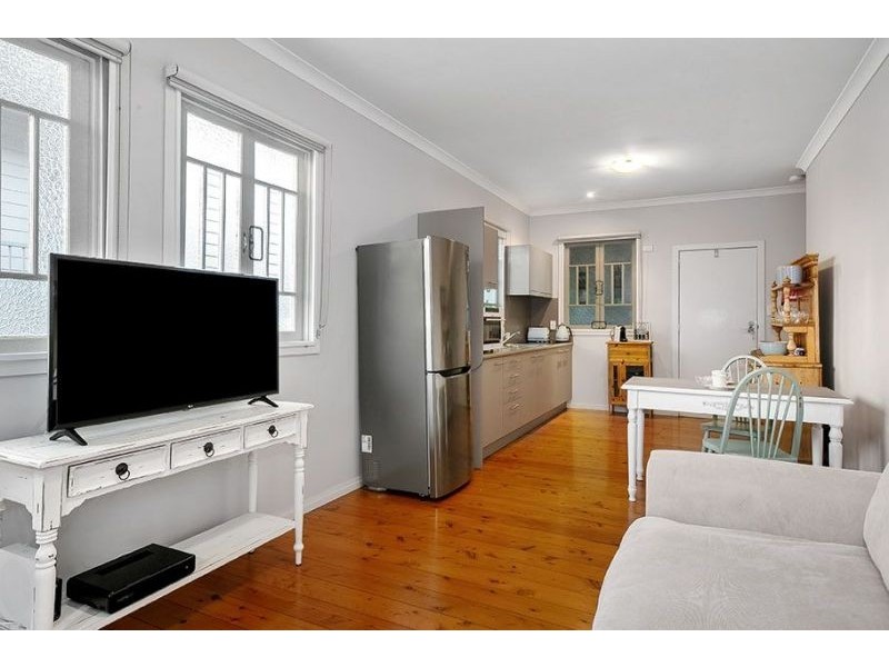 68 Clayton Street, Sandgate QLD 4017