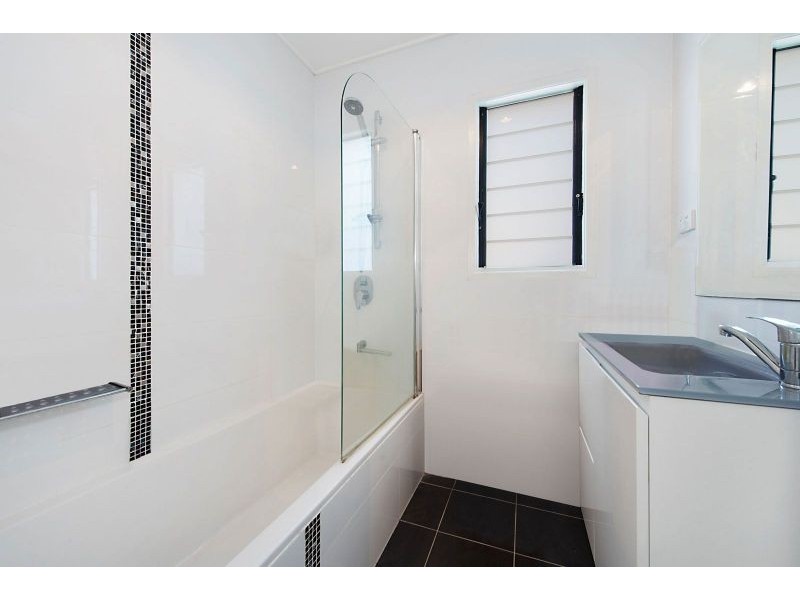 88 Deagon Street, Sandgate QLD 4017