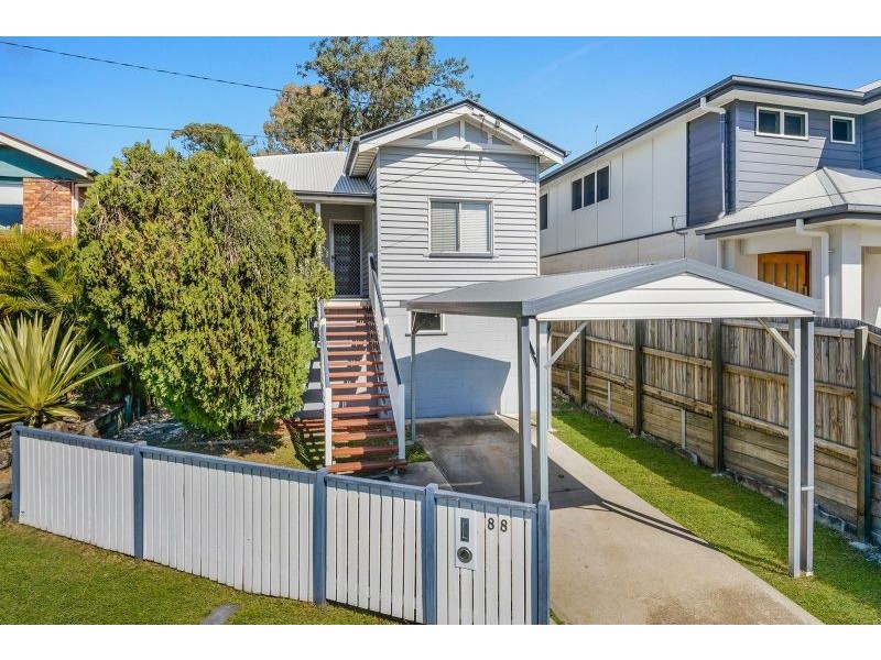 88 Deagon Street, Sandgate QLD 4017