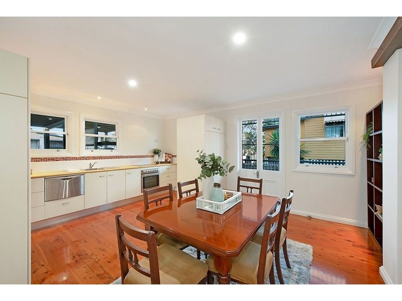 44 Second Avenue, Sandgate QLD 4017