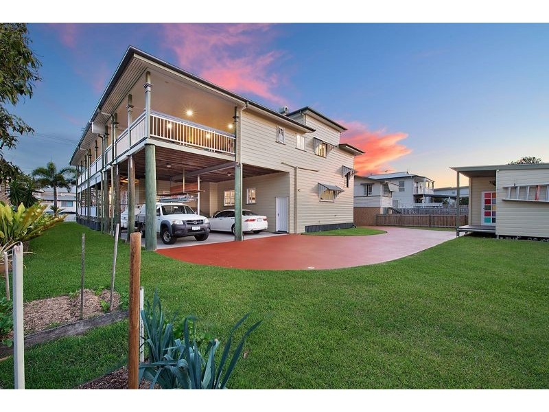 44 Second Avenue, Sandgate QLD 4017