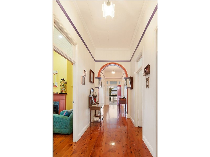 44 Second Avenue, Sandgate QLD 4017