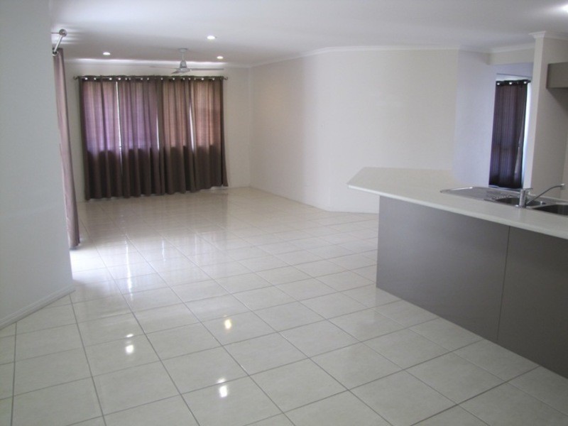 10 Sunpoint Way, Calliope QLD 4680