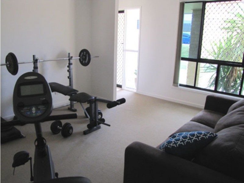 8 Hawkesbury Rd, Calliope QLD 4680