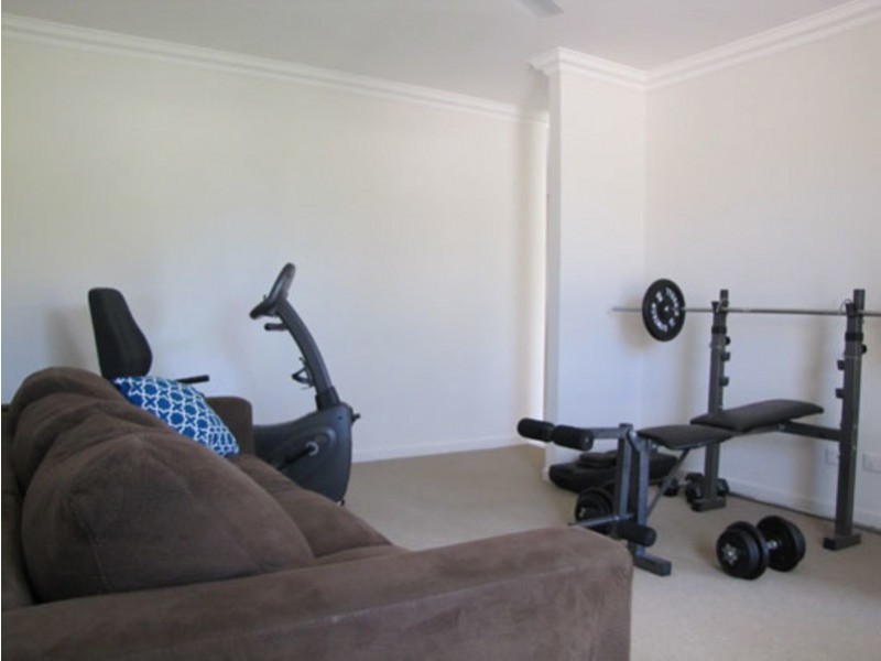 8 Hawkesbury Rd, Calliope QLD 4680