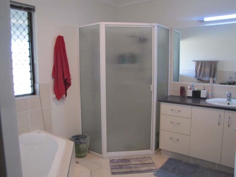 48097 Bruce Highway, Tannum Sands QLD 4680