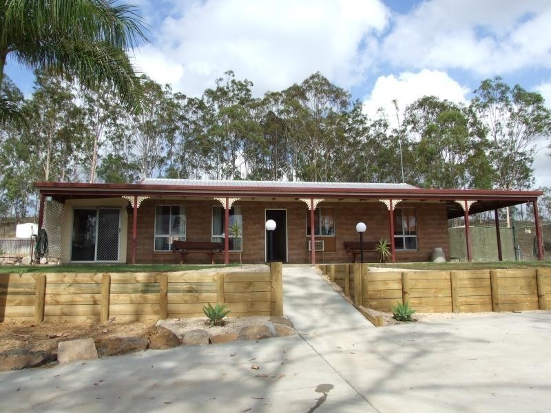 11 Clayton Road, Wurdong Heights QLD 4680