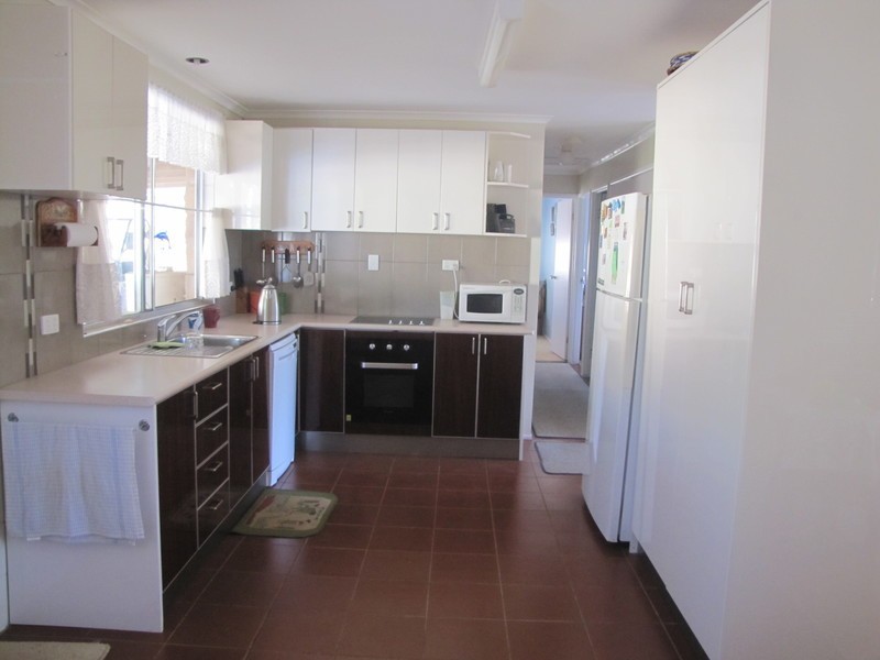 11 Clayton Road, Wurdong Heights QLD 4680