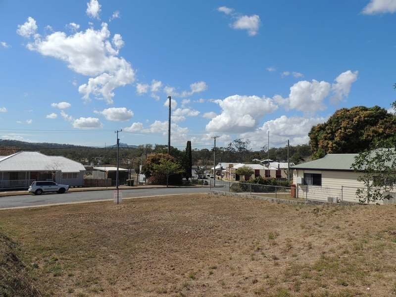 43 Raglan Street, Mount Larcom QLD 4695