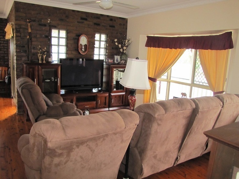 00 Bruce Highway, Bororen QLD 4678