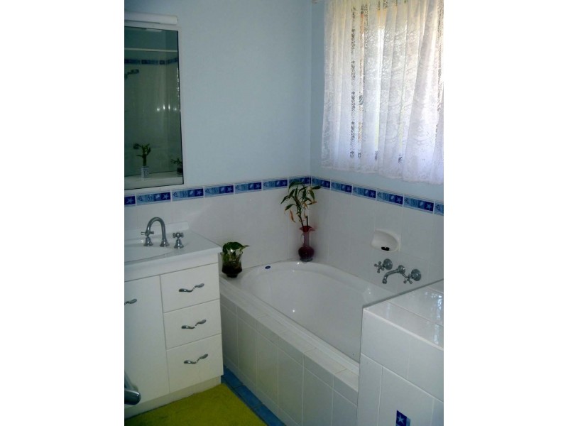 627 Gentle Annie Rd, Ambrose QLD 4695