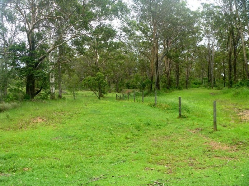 627 Gentle Annie Rd, Ambrose QLD 4695