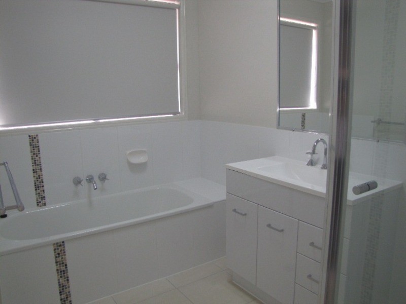 8 Hatfree Court, Calliope QLD 4680