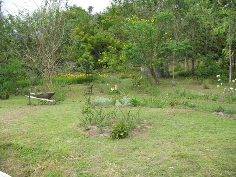 9 Lindley Road, Nagoorin QLD 4680