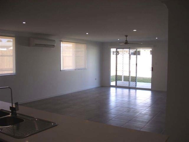 2/3  Stockbridge Crt, Calliope QLD 4680