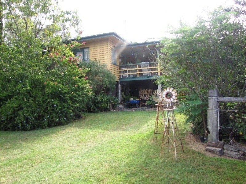 359 Darts Creek Road, Mount Larcom QLD 4695