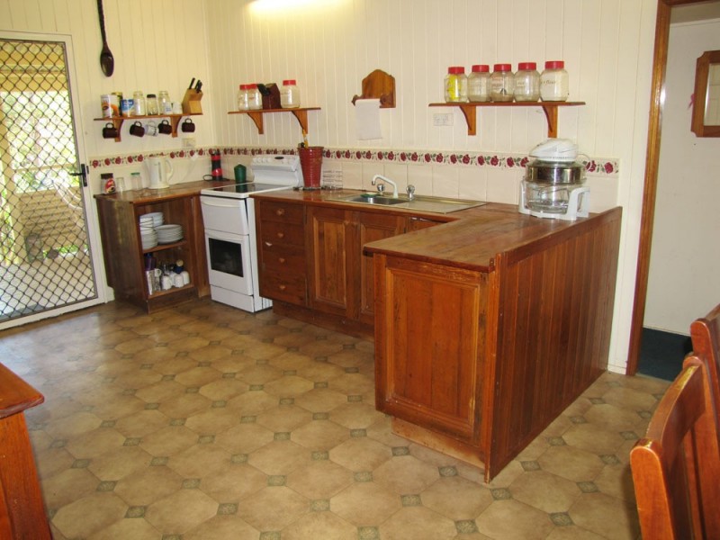 533 Gentle Annie Road, Ambrose QLD 4695