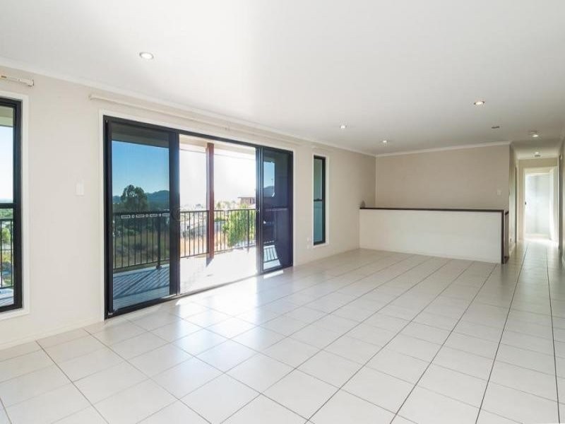 8 Koowin Drive, Kirkwood QLD 4680