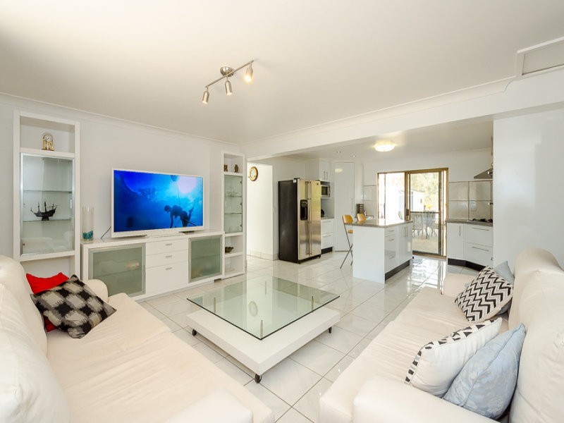 14 Saggitarius Ave, Calliope QLD 4680