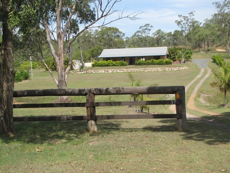 37 Bracewell Road, Mount Larcom QLD 4695
