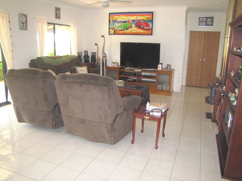 37 Bracewell Road, Mount Larcom QLD 4695