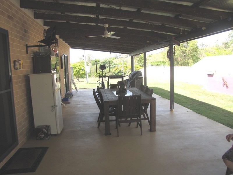37 Bracewell Road, Mount Larcom QLD 4695