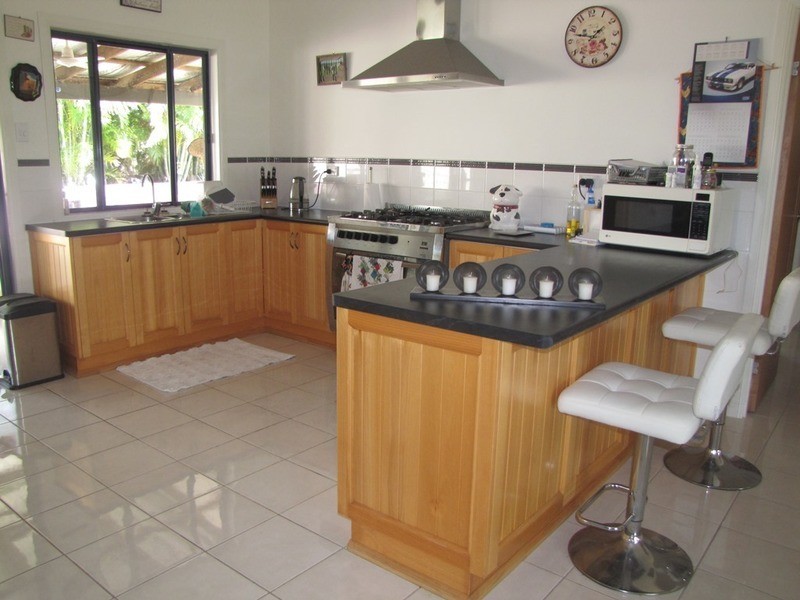 37 Bracewell Road, Mount Larcom QLD 4695