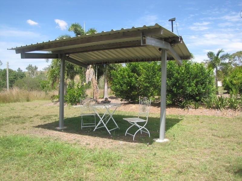 37 Bracewell Road, Mount Larcom QLD 4695