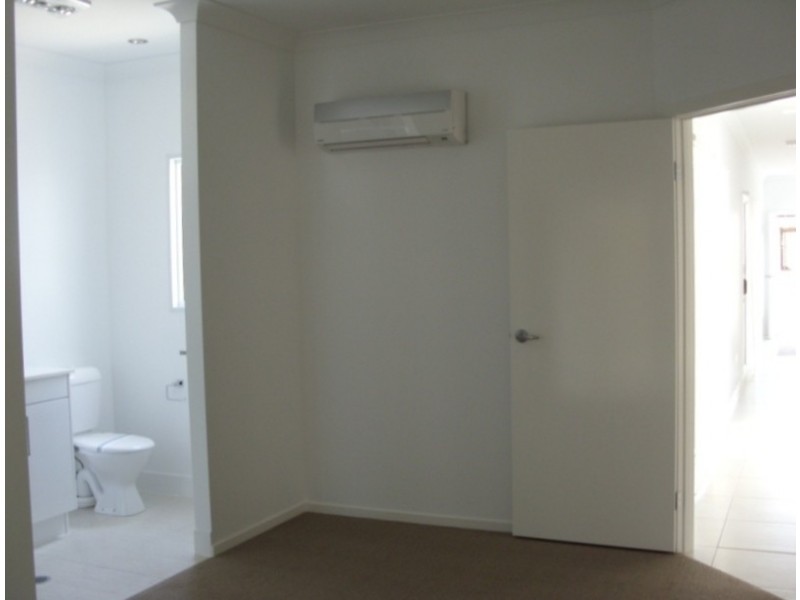 12 Sundowner Road, Clinton QLD 4680