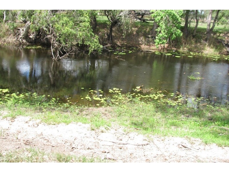 381 Woodside Road, Bororen QLD 4678