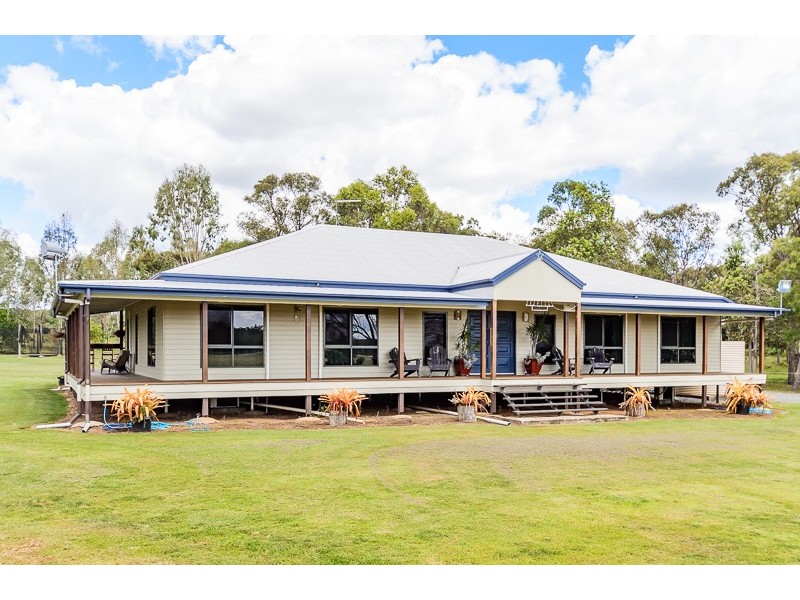 225 East End Road, Mount Larcom QLD 4695