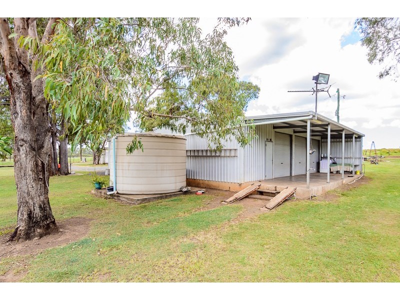225 East End Road, Mount Larcom QLD 4695
