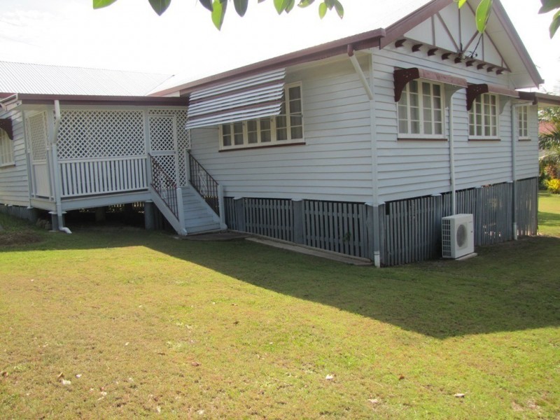 8 Salisbury Street, Mount Larcom QLD 4695