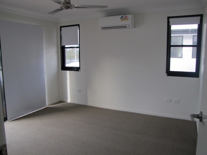 1/1  Wedgetail Road, Clinton QLD 4680