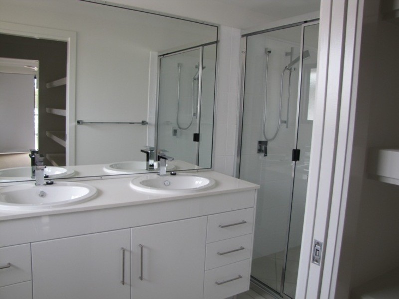 1/1  Wedgetail Road, Clinton QLD 4680