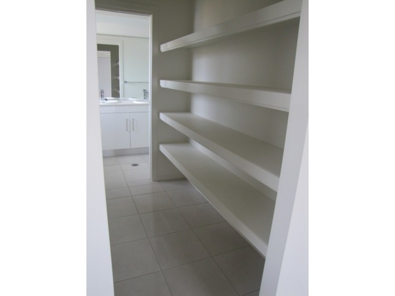 1/1  Wedgetail Road, Clinton QLD 4680