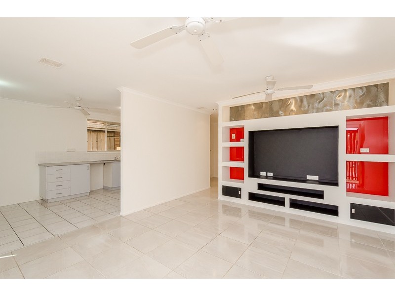 14 Edward Street, Boyne Island QLD 4680