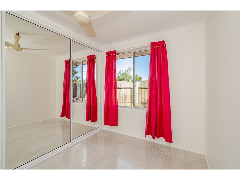 14 Edward Street, Boyne Island QLD 4680