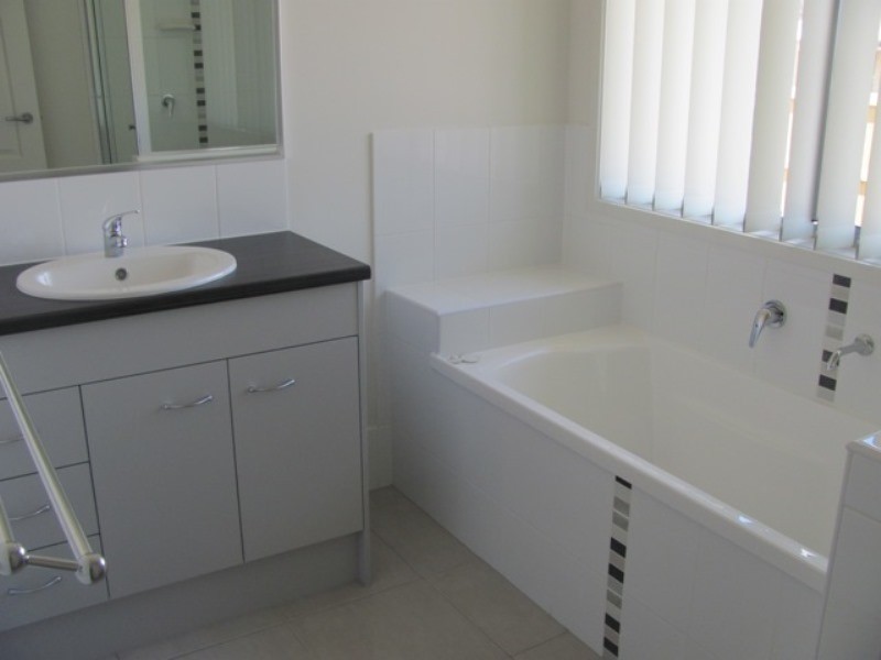 2 Canal Street, Calliope QLD 4680