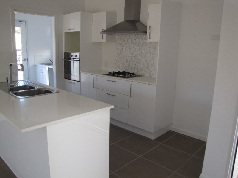 4/2 Harmony Drive, Clinton QLD 4680