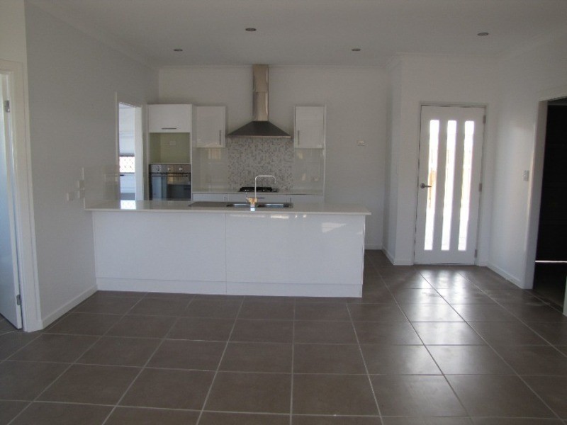 4/2 Harmony Drive, Clinton QLD 4680