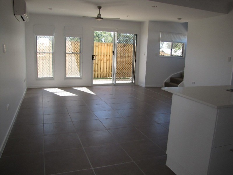 4/2 Harmony Drive, Clinton QLD 4680