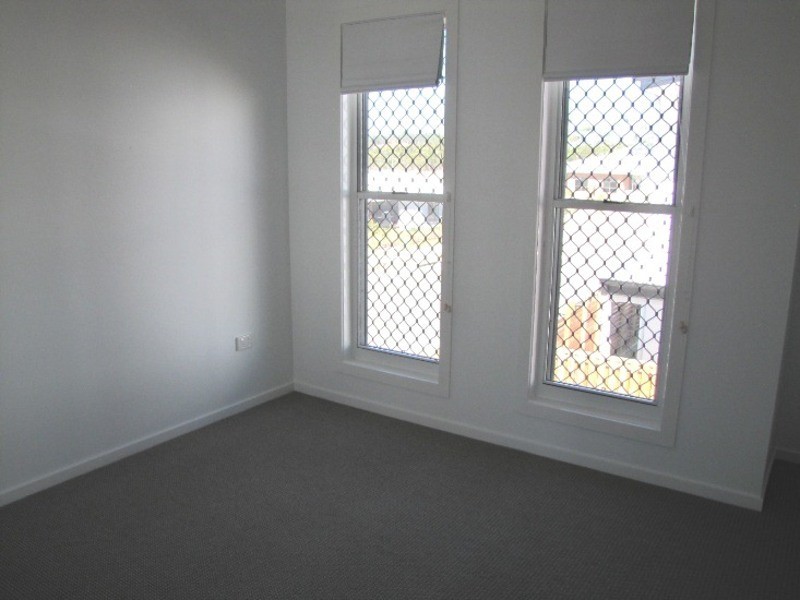 4/2 Harmony Drive, Clinton QLD 4680