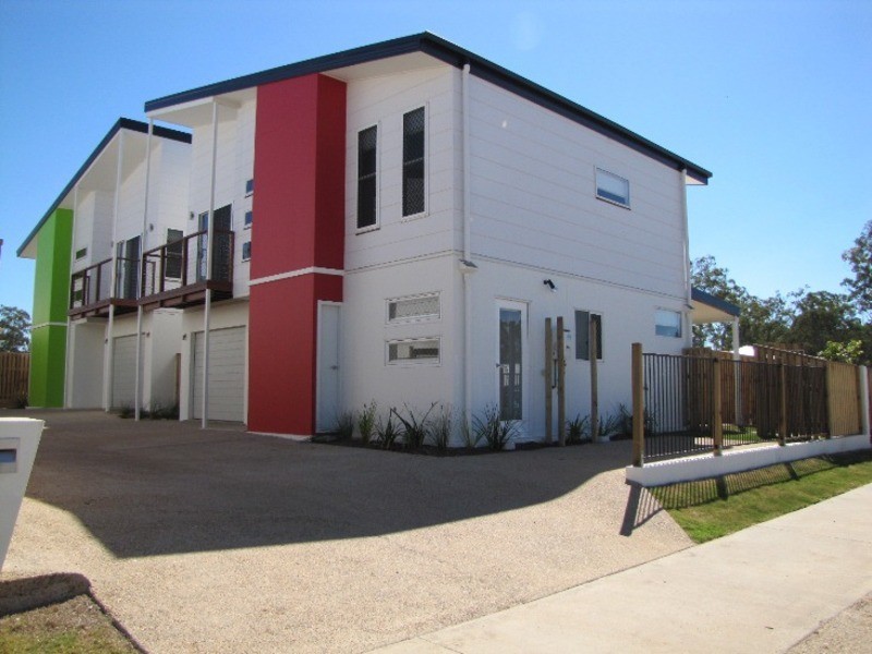 4/2 Harmony Drive, Clinton QLD 4680