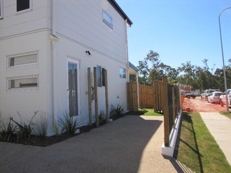 4/2 Harmony Drive, Clinton QLD 4680