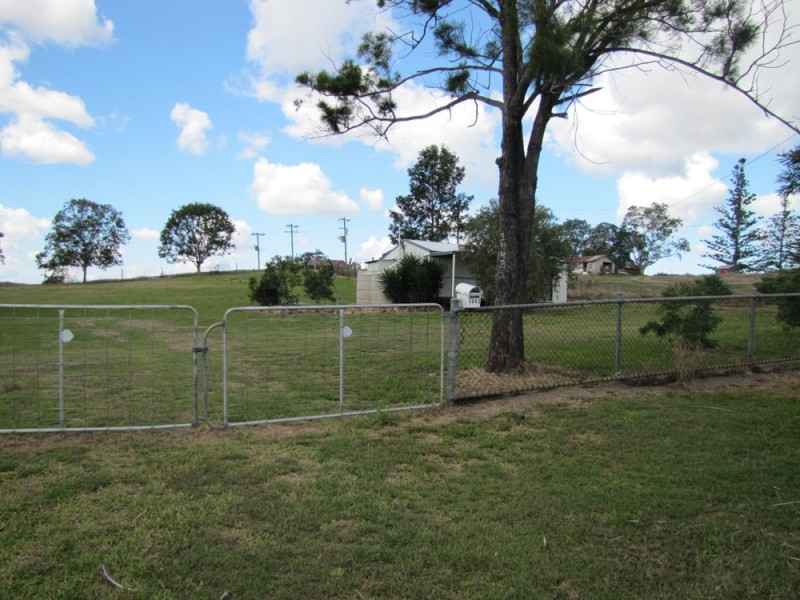 1443 Mount Larcom Bracewell Rd, Mount Larcom QLD 4695