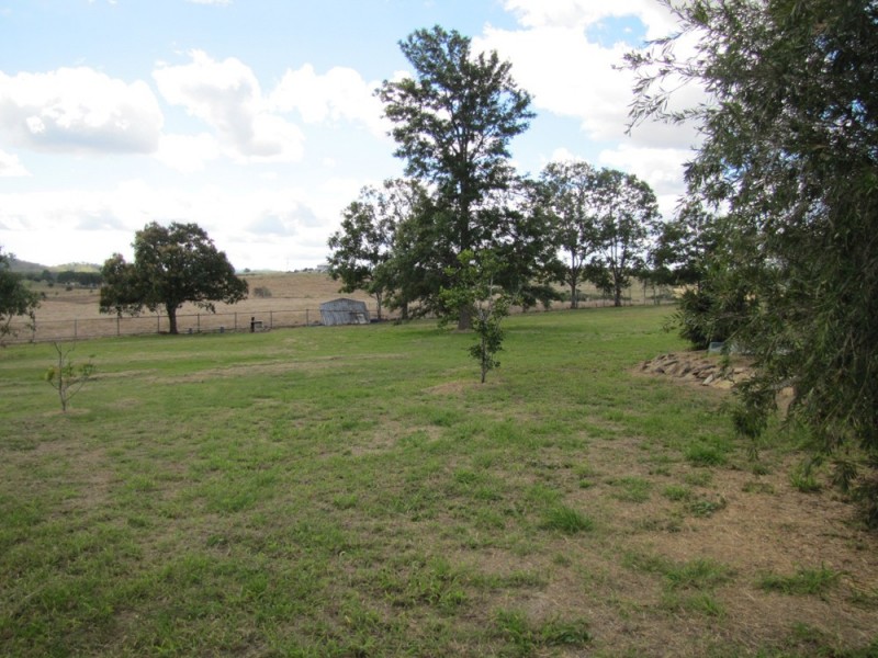 1443 Mount Larcom Bracewell Rd, Mount Larcom QLD 4695