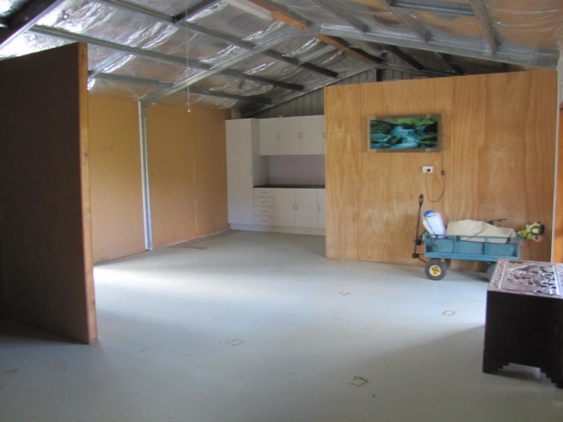 1443 Mount Larcom Bracewell Rd, Mount Larcom QLD 4695