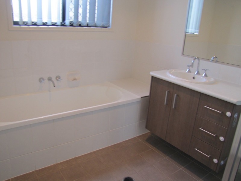 11 Hawkesbury Road, Calliope QLD 4680